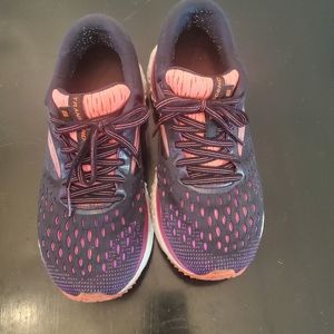 Brooks transcend 6